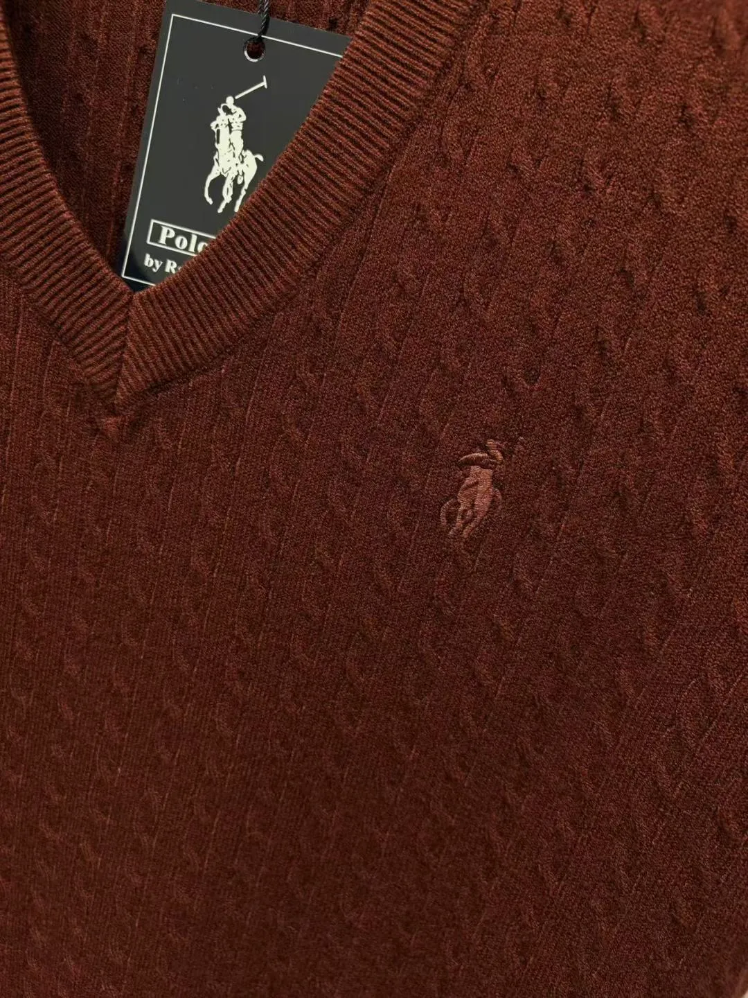 🅿️300 POLO Ralph Lauren's new embroidered wool vest. Original fabric. Official same style. Made of customized natural medium-thick imported wool gauze, very comfortable and smooth to the touch. Very wide and stylish. Produced by a first-line brand factory. Woven by imported machines. It is very soft and skin-friendly to wear. It will not deform after long-term wear. The latest autumn and winter style. Fashionable and personalized. Super versatile and good-looking. Very suitable for both men and women. A must-have style. Color: black, sapphire blue, gray Maroon Size: M-4XL